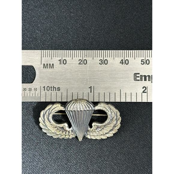 WWII Sterling Army Airborne Paratrooper Jump Wings Badge Pin Back - Picture 6 of 6